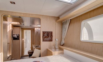 Deluxe Catamaran Kite Cruises Experience