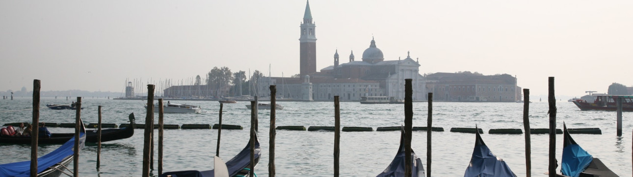 Art Venice by yacht - cover photo