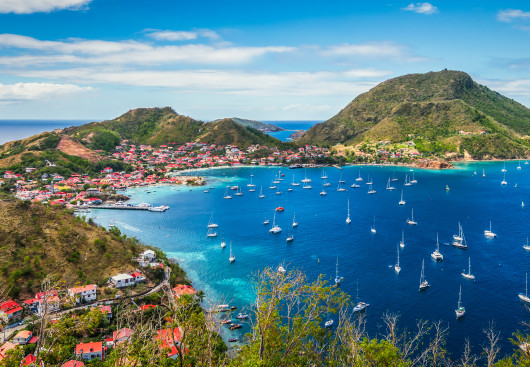  Celebrate New Year’s Eve on a Sailing Holiday: Top Destinations and Tips