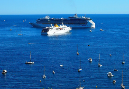  Big vs. Small Yachts: Which is the Hidden Gem in the World of Cruises?
