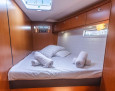 Bavaria 51 Cruiser interior, Double or Twin with shared bathroom