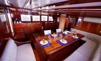 An extraordinary sailing adventure in the Maldives Archipelago on a 99 feet schooner. 