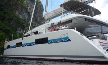 Luxury Catamaran Cabin Cruise in Grenadines Islands