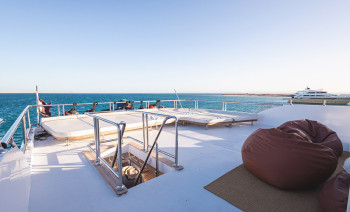 Red Sea Kitesurfing Cruise – Daily Riding from a Yacht