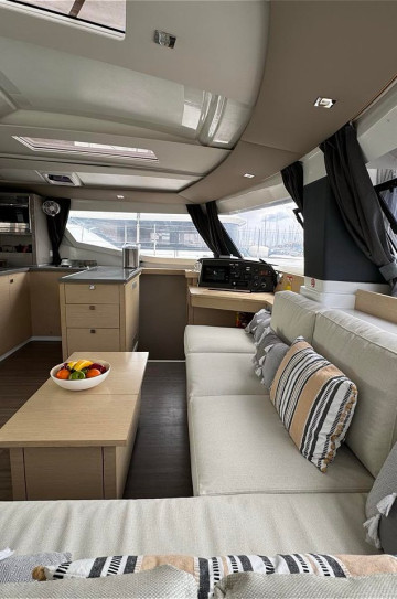Fountaine Pajot Helia 44 image 6