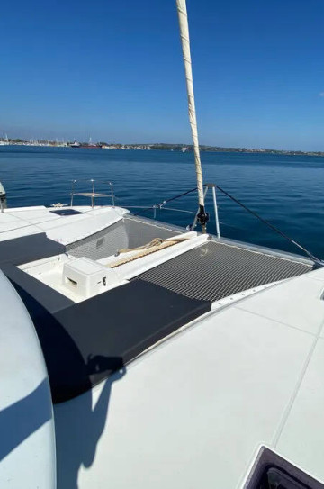 Lagoon 46 image 7
