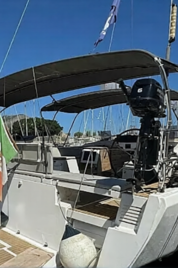 Dufour 470 image 1