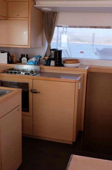 Lagoon 450F Catamaran image 3