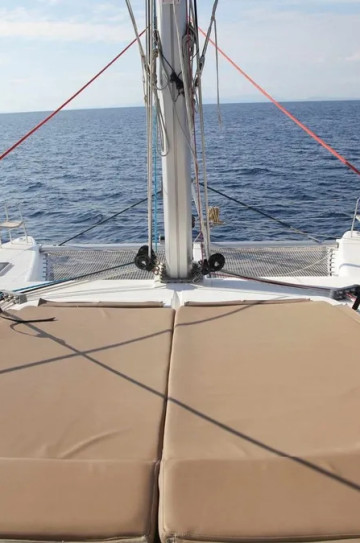 Lagoon 450F Catamaran image 4