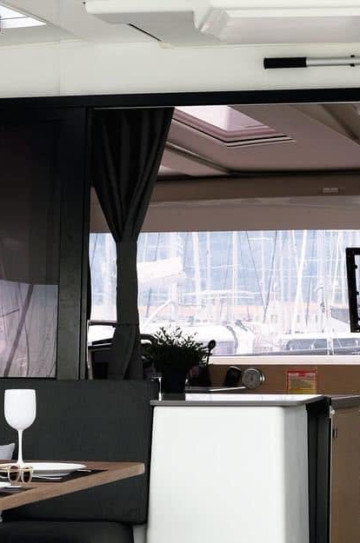Fountaine Pajot Helia 44 image 9