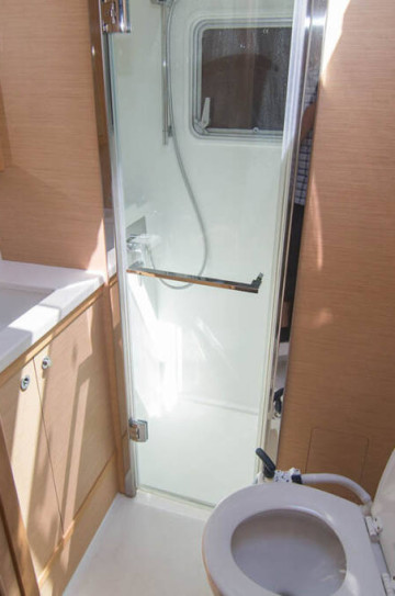 Lagoon 52F image 14