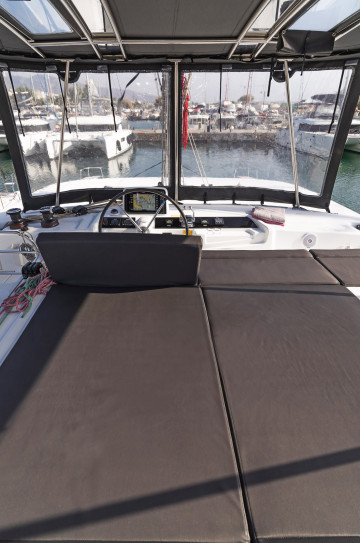 Lagoon 46 image 9
