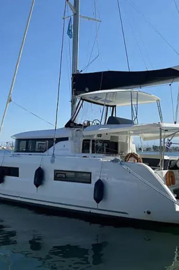 Lagoon 46 image 6