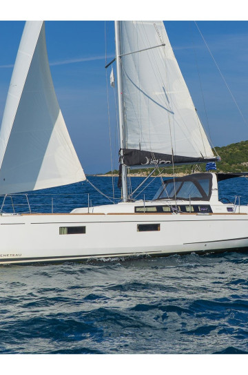 Oceanis 38.1 image 1