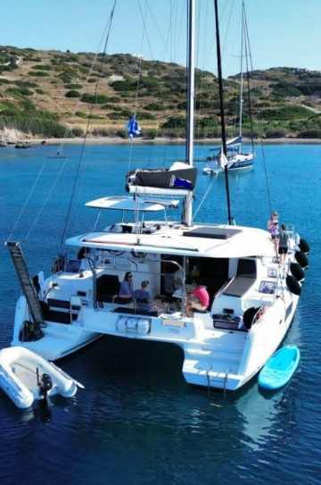 Lagoon 42 image 1
