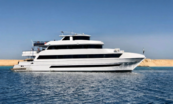 Red Sea Kitesurfing Cruise – Daily Riding from a Yacht