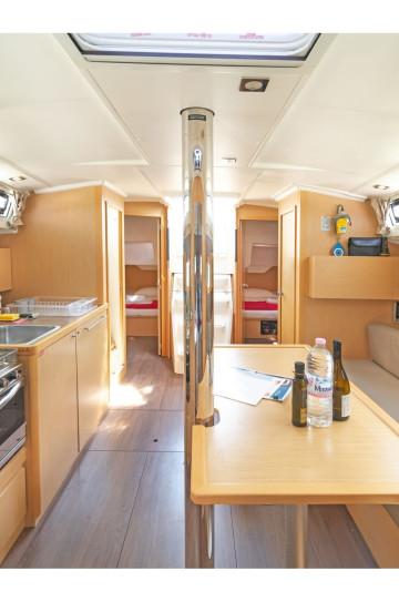 Oceanis 38.1 image 2
