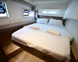 Bali 4.2 interior, Standard Double Cabin