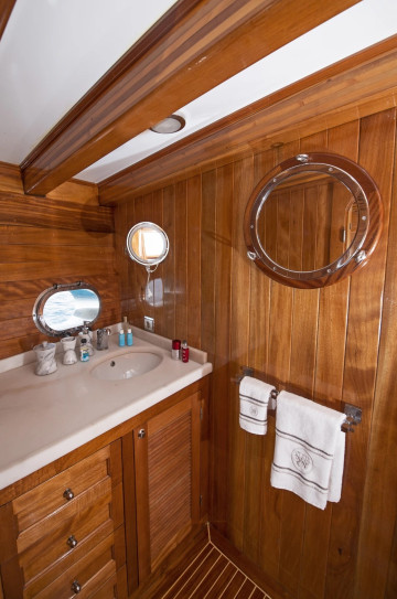 Gulet Deluxe 8 cabins image 14