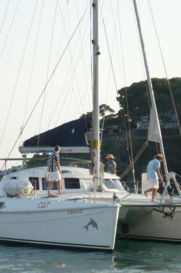Catamaran 30 image 2