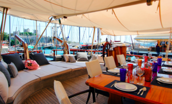 An extraordinary sailing adventure in the Maldives Archipelago on a 99 feet schooner. 