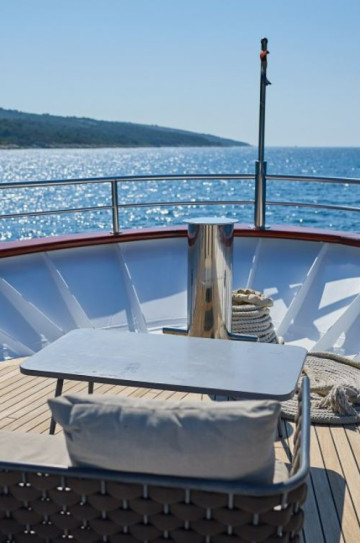 Motor Yacht 19 Cabins image 2