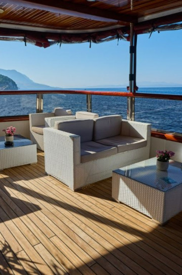 Motor Yacht 19 Cabins image 6