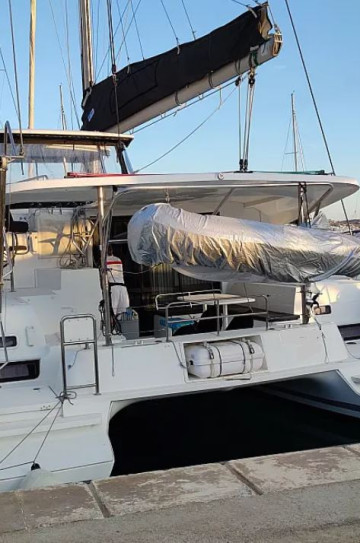 Lagoon 42 image 10