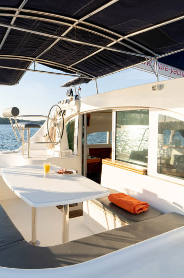 Lagoon 380 image 6