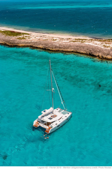 Lagoon 42 image 2