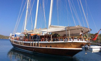 Discover the Ultimate Diving Adventure in the Maldives on a 99ft wooden schooner