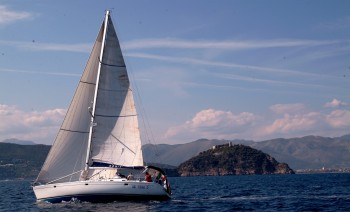 Sailing Holiday in French riviera and Porquerolles Islands - Ponte del 25 Aprile e del 1° Maggio in barca a vela!