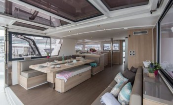 Deluxe Catamaran Cruise Grenadines