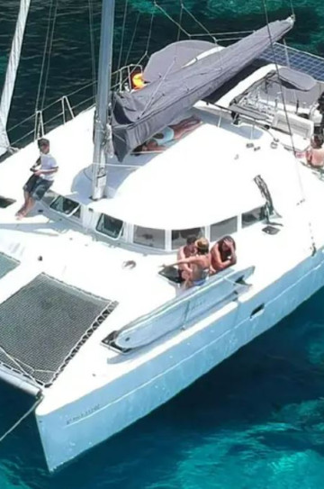 Essential Class Catamaran – 38–40ft Cabin Charter Croatia (Roulette) image 2