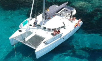 Croatia One-Way Essential Catamaran Cruise: Split to Dubrovnik – 7 Days of Island Hopping