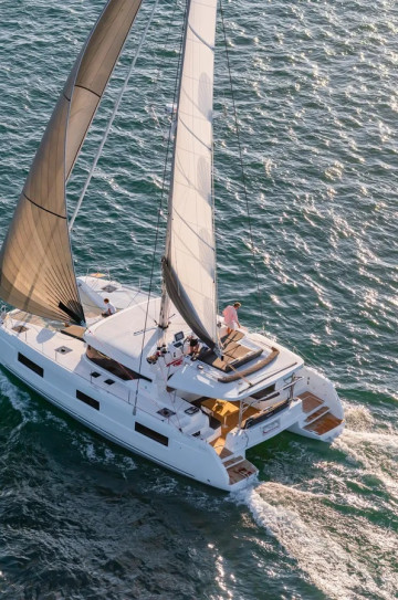 Lagoon 46 image 2