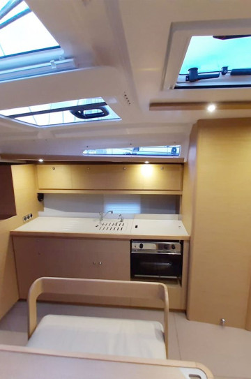 Dufour 430 Grand Large image 8