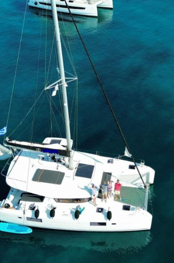 Lagoon 42 image 4