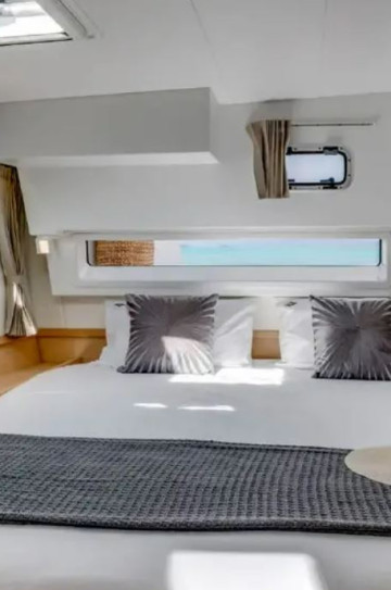 Comfort Class Catamaran – 4 Ensuite Cabins with A/C, Skipper & Host image 5