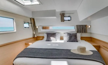 Croatia One-Way Catamaran Cruise: Split to Dubrovnik – 7-Day Island-Hopping Itinerary