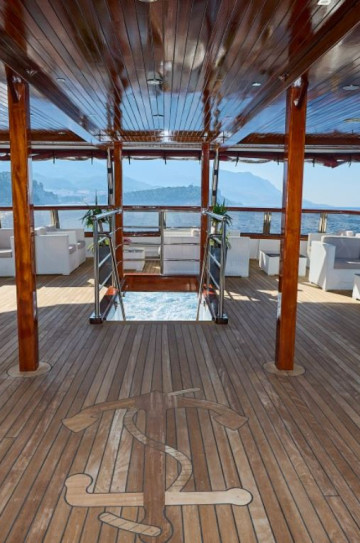 Motor Yacht 19 Cabins image 5