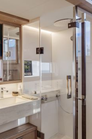 Lagoon Sixty 5 owner cabin image 13