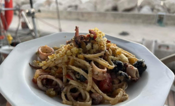 Cabin Charter Sailingweek around Split's islands with skipper and hostess-chef