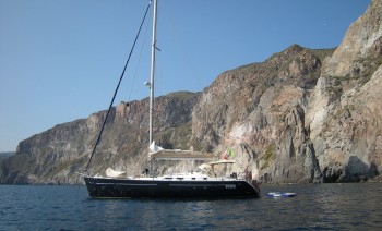 Sailing across Ibiza and Formentera with skipper and hostess on board! From Denia