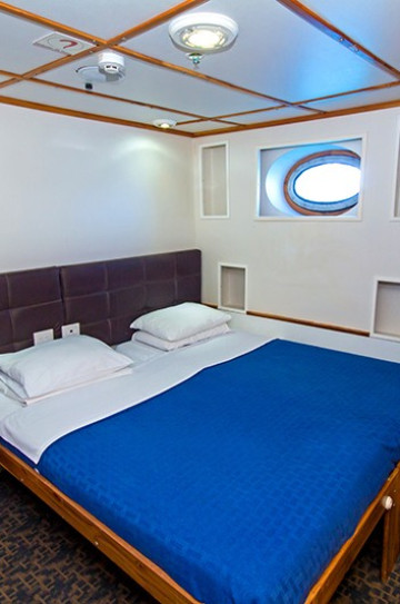 Motor Yacht image 12