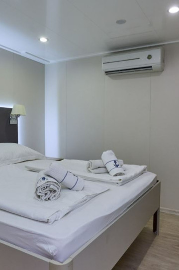 Motor Yacht 19 Cabins image 10