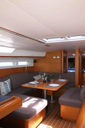 Sun Odyssey 509 image 6