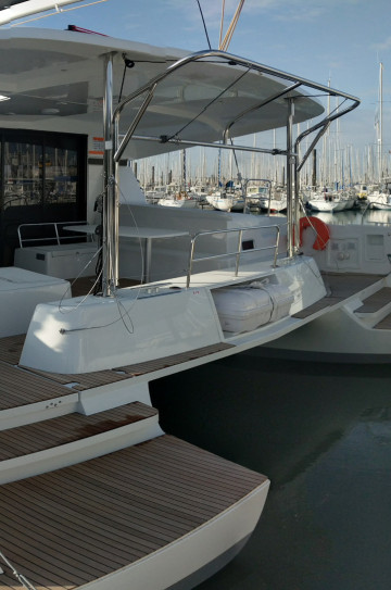 Lagoon 42 image 3