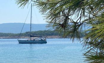 Cabin Charter Sailingweek around Split's islands with skipper and hostess-chef