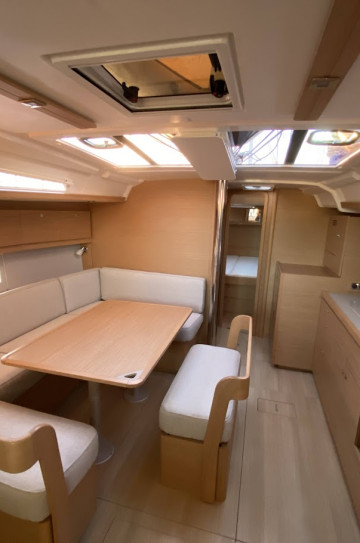 Dufour 430 Grand Large image 4